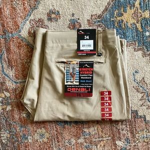 Men’s khaki shorts